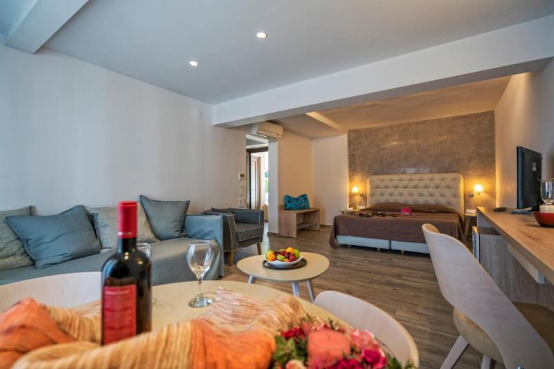 LAGOMANDRA BEACH & SUITES фото 5