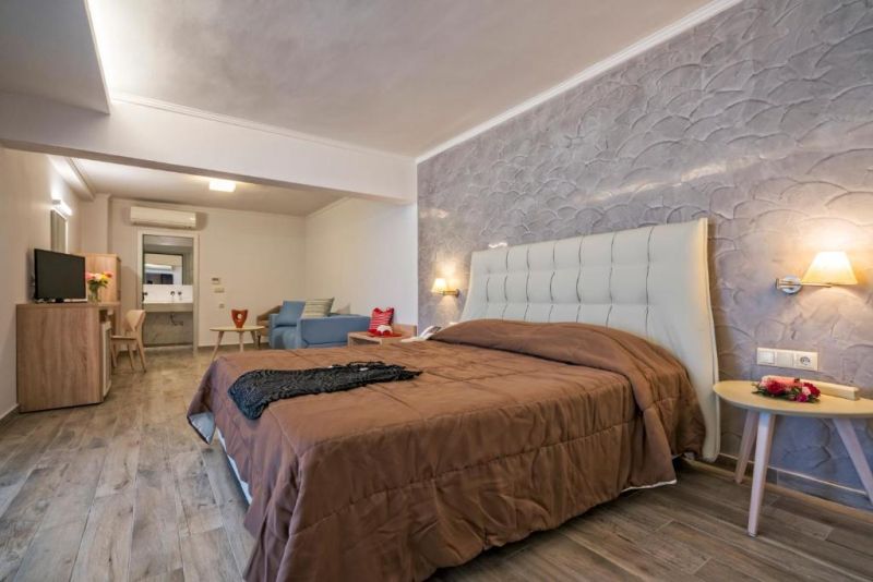 LAGOMANDRA BEACH & SUITES фото 8