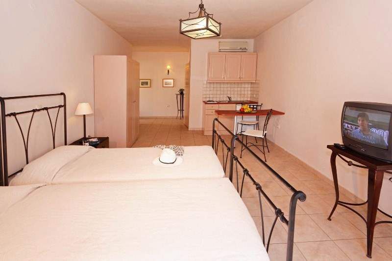 LAMBRINOS SUITES фото 8