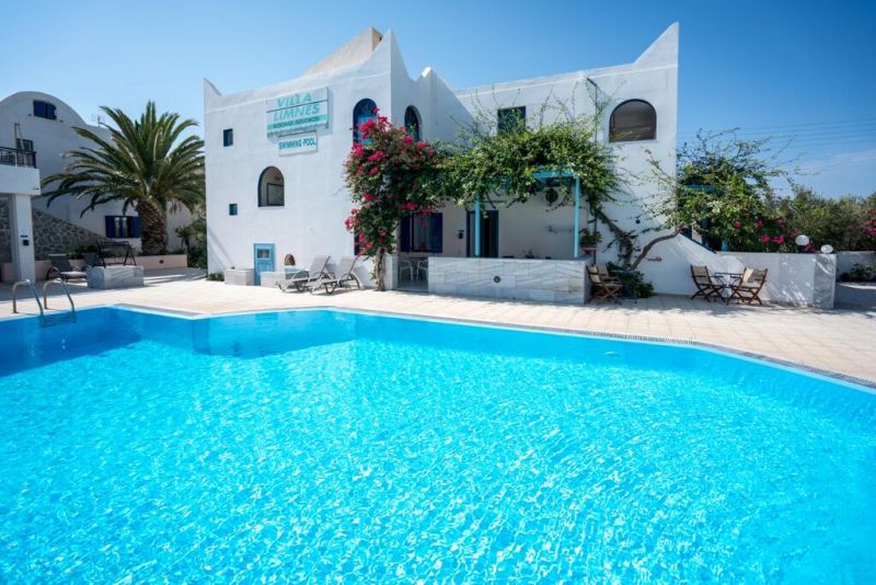 VILLA LIMNES
