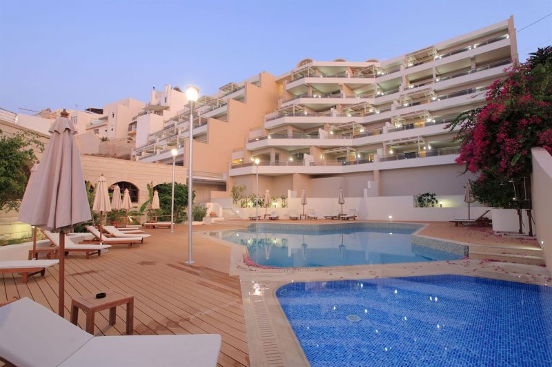 MACARIS HOTEL APARTMENTS