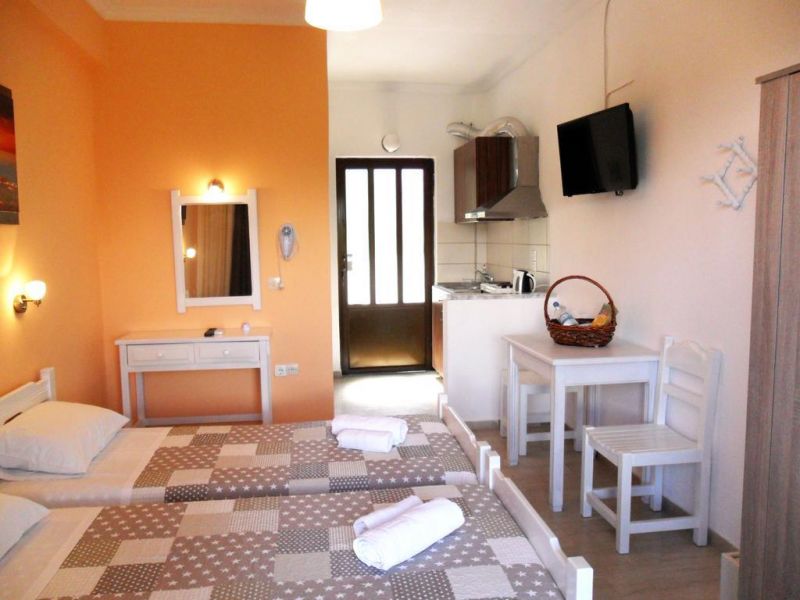 MARILENA APARTMENTS & STUDIOS фото 3