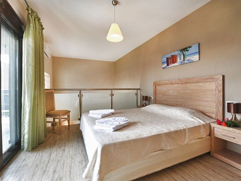 MARYS RESIDENCE SUITES APT фото 3