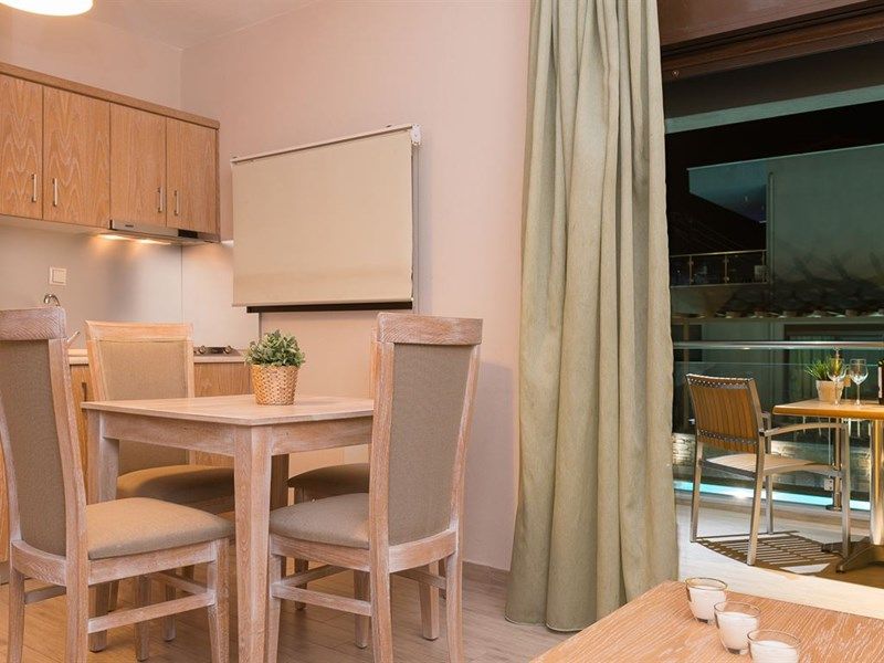 MARYS RESIDENCE SUITES APT фото 7