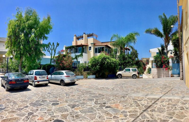 NEPHELI VILLAS