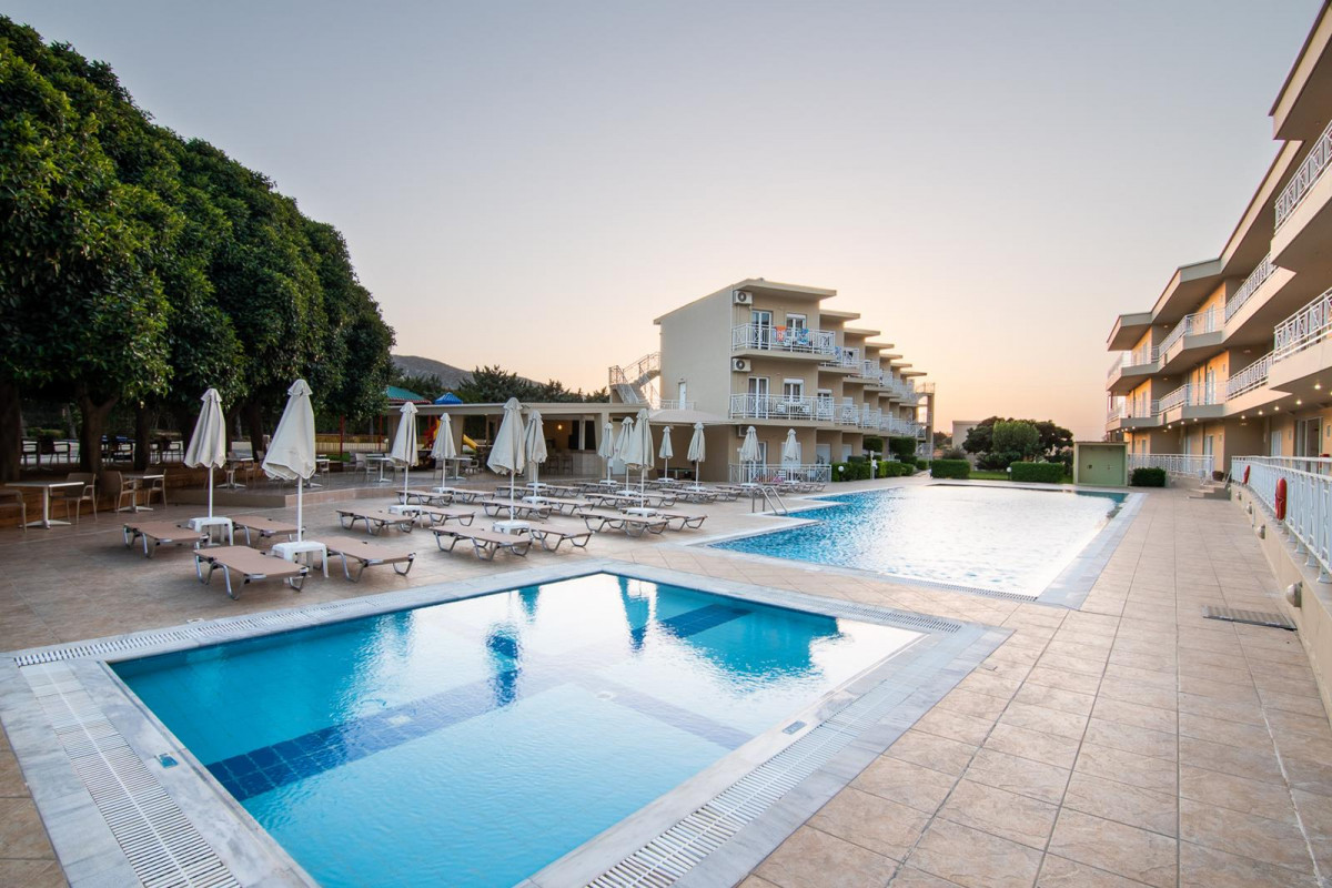 CHRISSYS PARADASE (EX. NICOLAS VILLA) фото 2