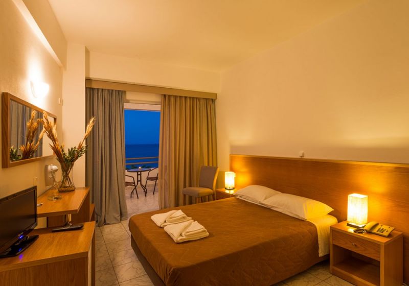NIFOREIKA BEACH HOTEL & BUNGALOWS фото 2