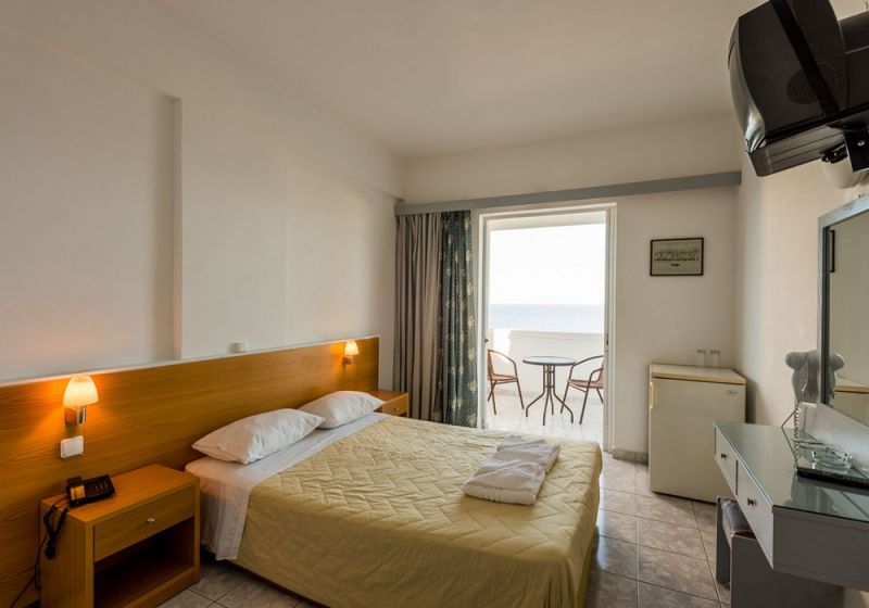 NIFOREIKA BEACH HOTEL & BUNGALOWS фото 3