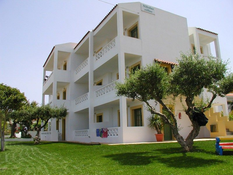 NIKOLAS VILLAS APARTMENTS
