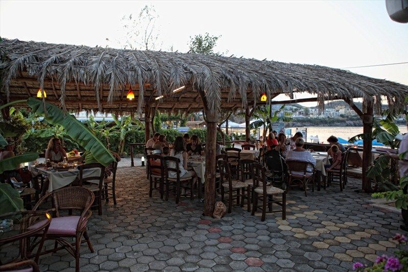 NIRIIDES BEACH HOTEL фото 6