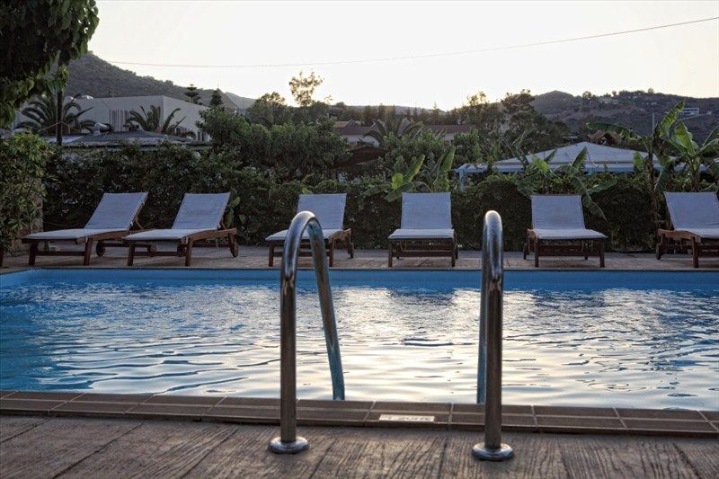 NIRIIDES BEACH HOTEL фото 8