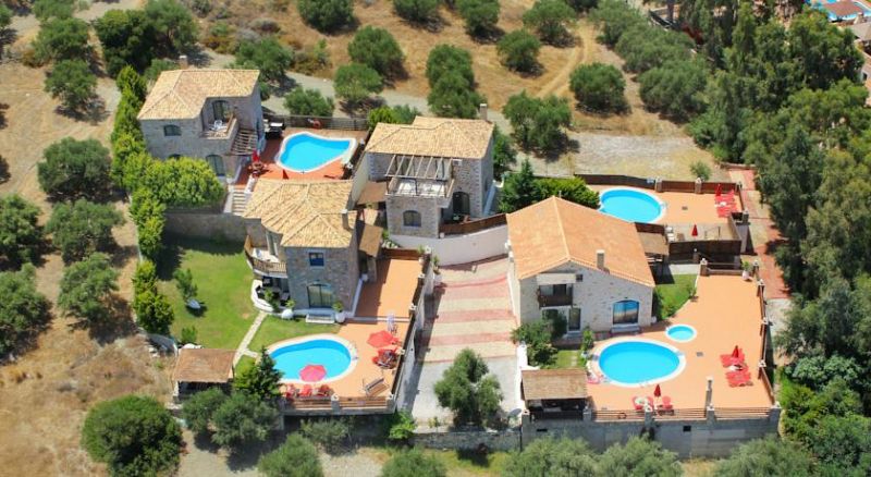 NIRIIDES VILLAS фото 6