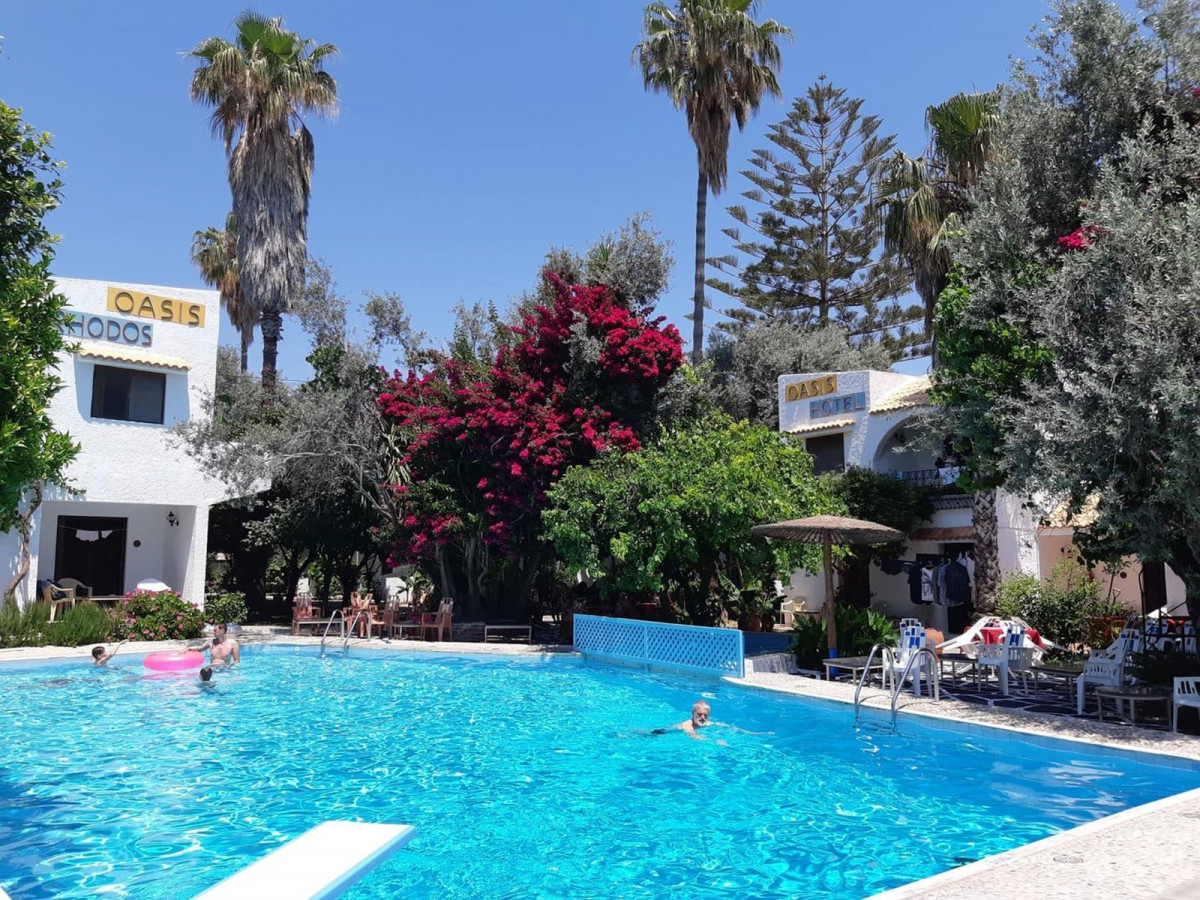 OASIS HOTEL BUNGALOWS