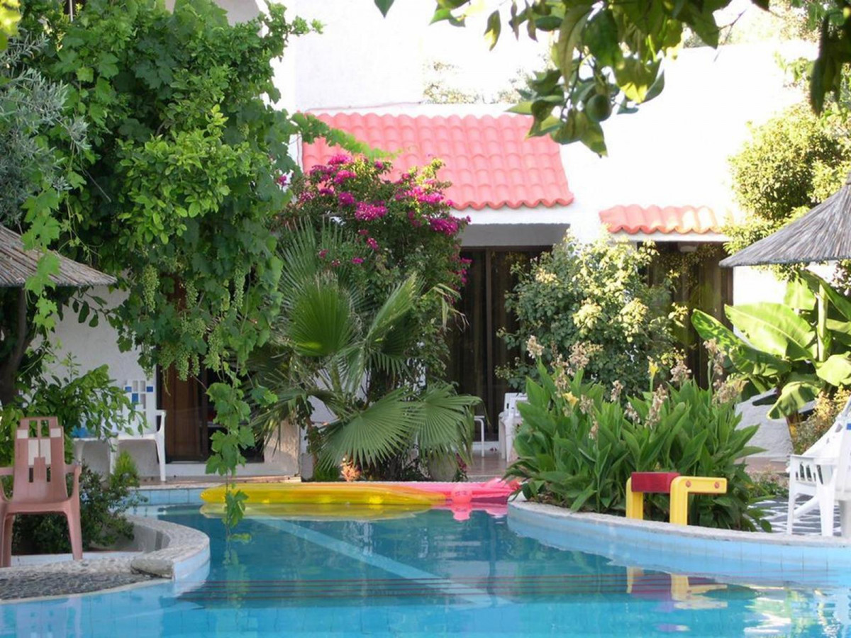 OASIS HOTEL BUNGALOWS фото 7