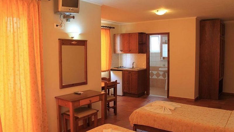 Panos Beach Hotel  фото 6