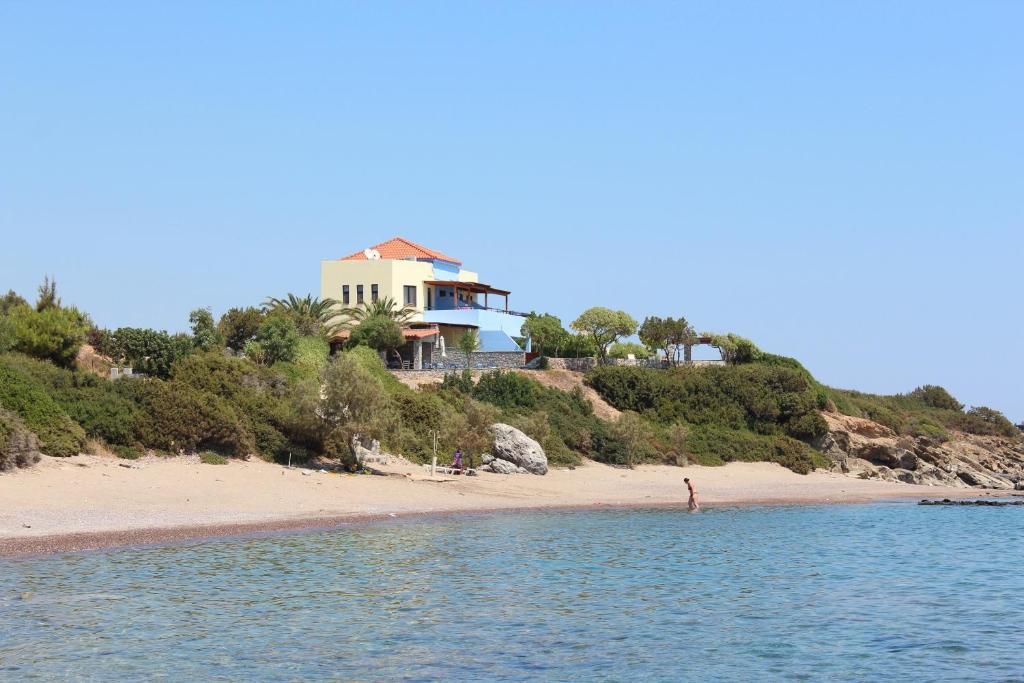 PARAKTIO BEACH APARTMENTS