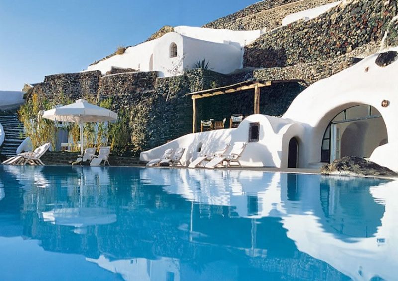 PERIVOLAS HOTEL
