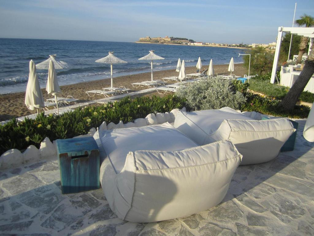 PETRADI BEACH HOTEL фото 6