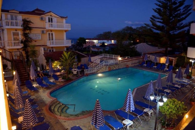 PLANOS BEACH HOTEL фото 2