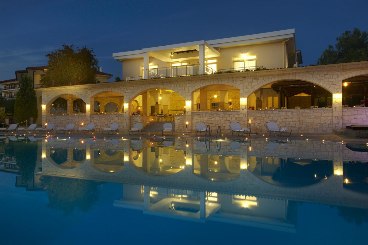 PORTES BEACH HOTEL фото 3