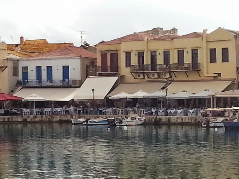 PORTO ENETIKO SUITES