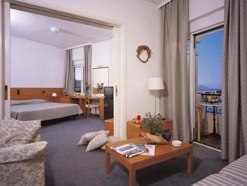 PORTO VENEZIANO HOTEL & SUITES