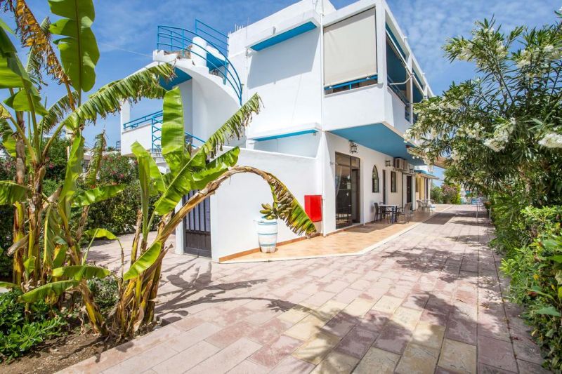 RENI APARTS & STUDIOS APT