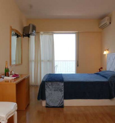 RODINI BEACH HOTEL фото 4