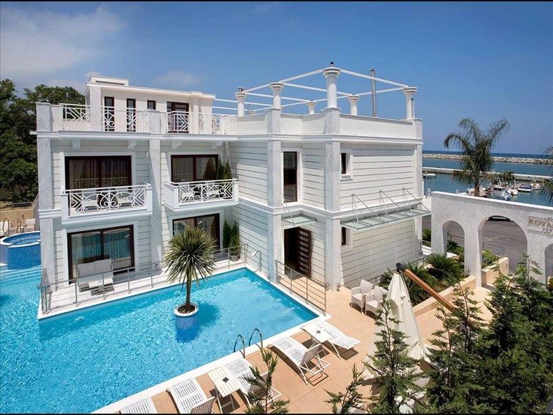 ROYAL PALACE RESORT & SPA