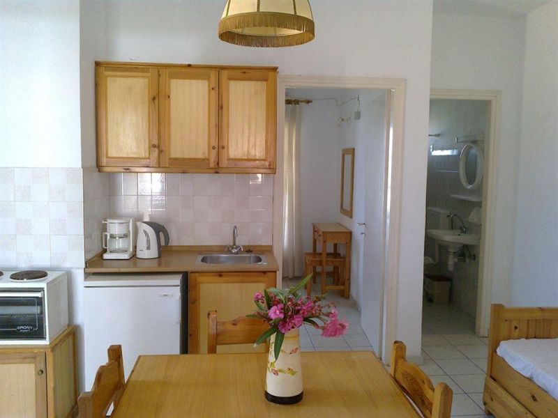 SALVANOS BEACH FRONT APT фото 6