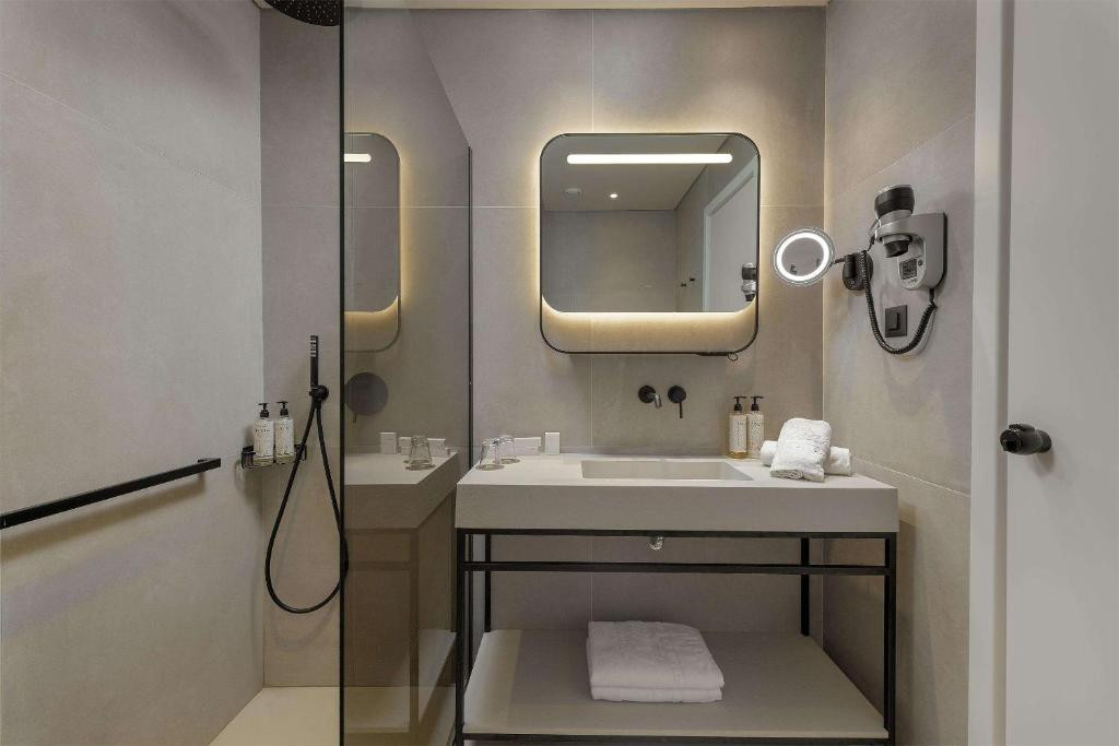 THE IXIAN GRAND & ALL SUITES ADULTS ONLY фото 4