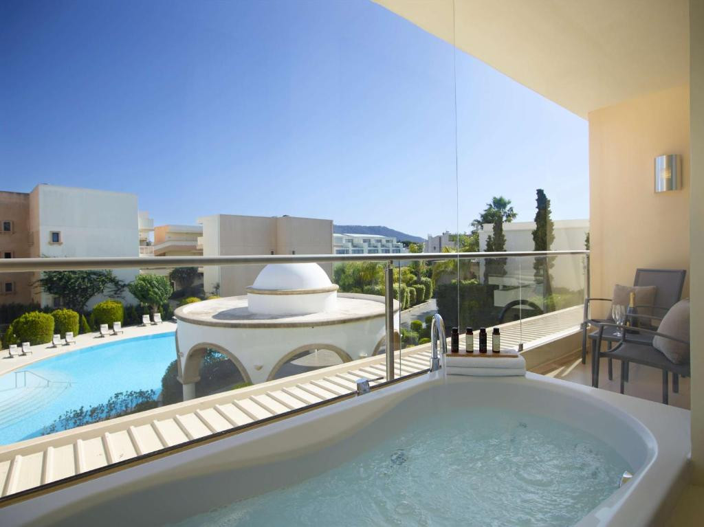 THE IXIAN GRAND & ALL SUITES ADULTS ONLY фото 6