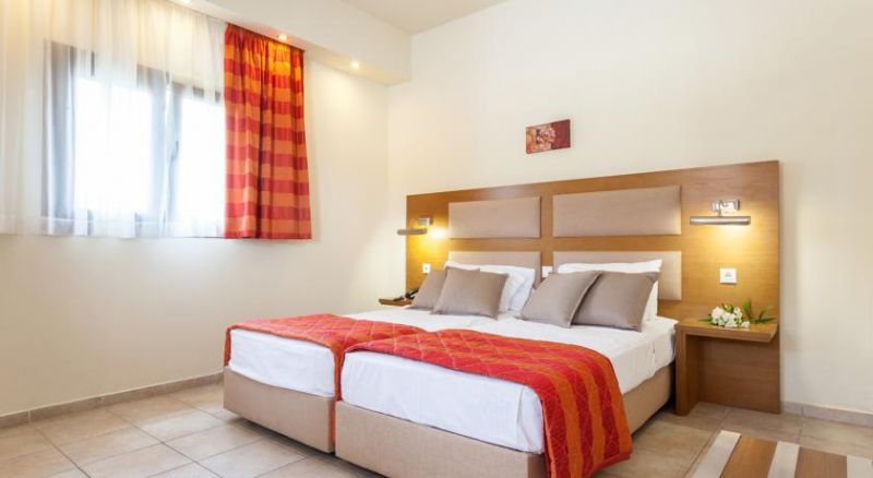 SKOPELOS HOLIDAYS HOTEL & SPA