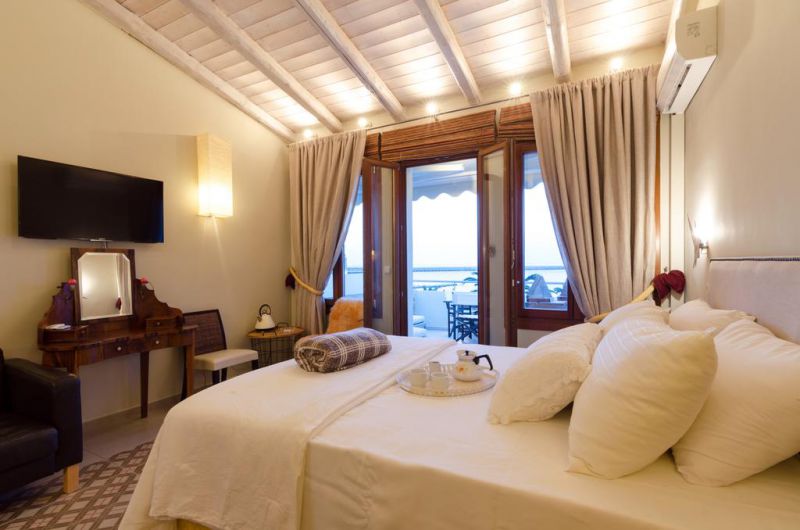 SMARAGDI BOUTIQUE фото 4