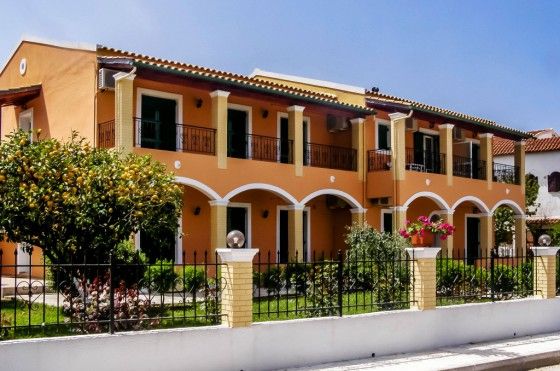 STAVROS APARTMENTS