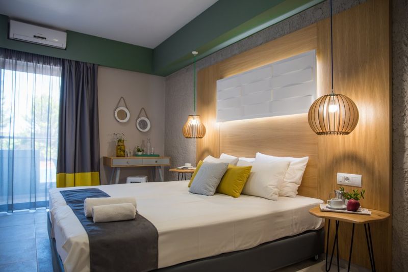 SUNSHINE HOTEL