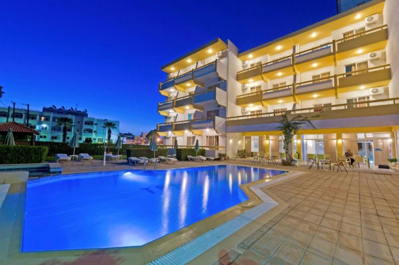 TRIANTA HOTEL APART