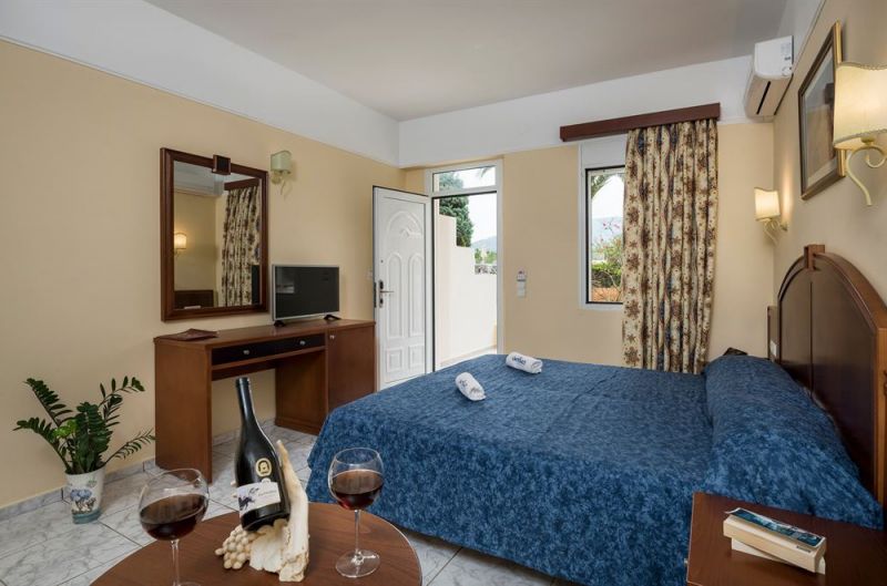 VANTARIS GARDEN & CORNER APT фото 3