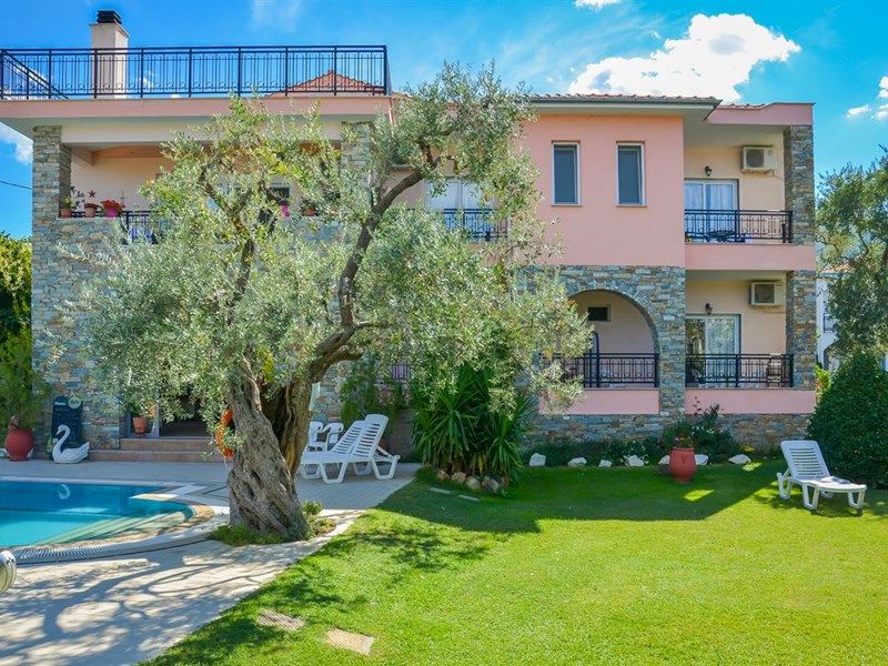 VILLA EDEN
