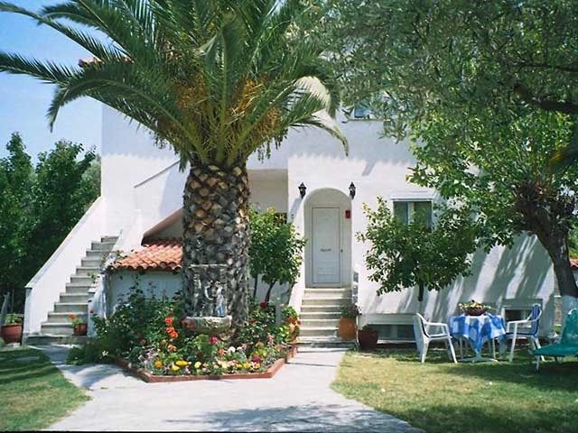 VILLA ELENI APT фото 2