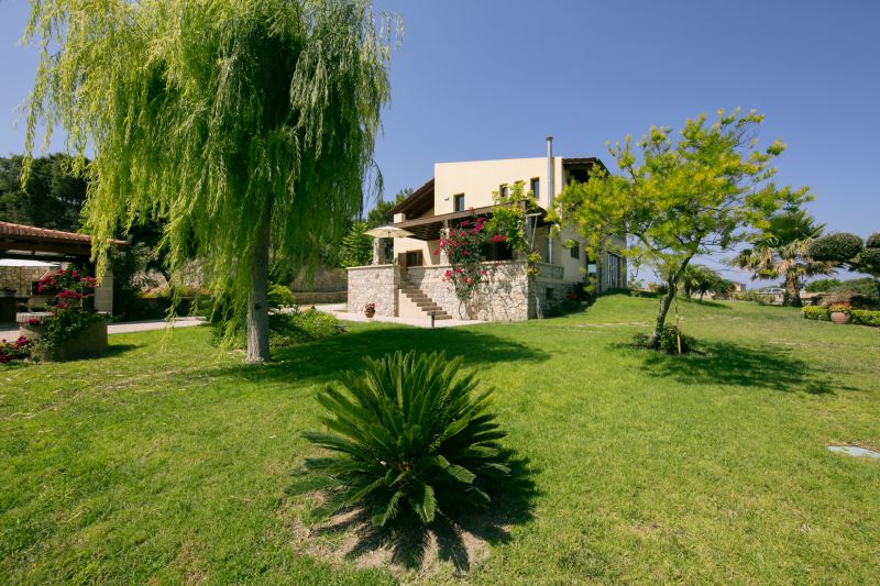 VILLA RUSSELIA