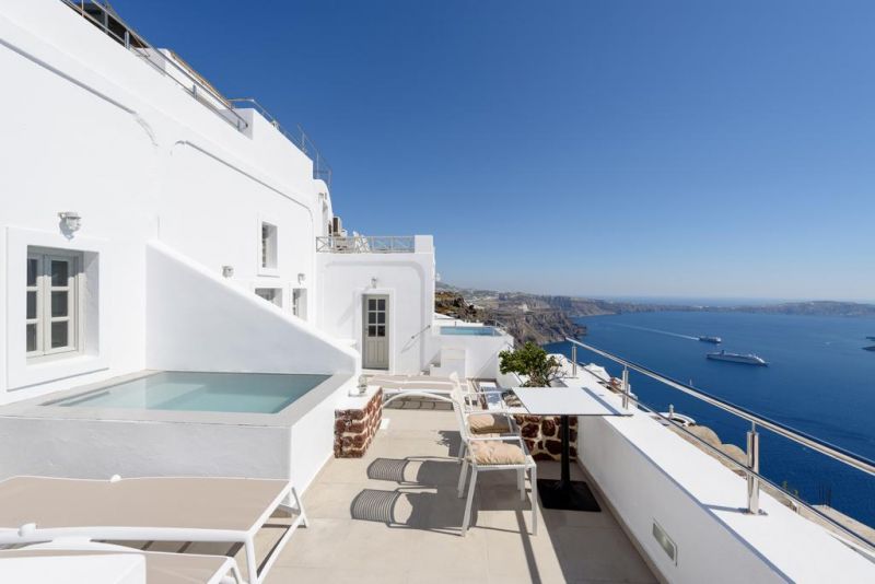 VISTA MARE SUITES