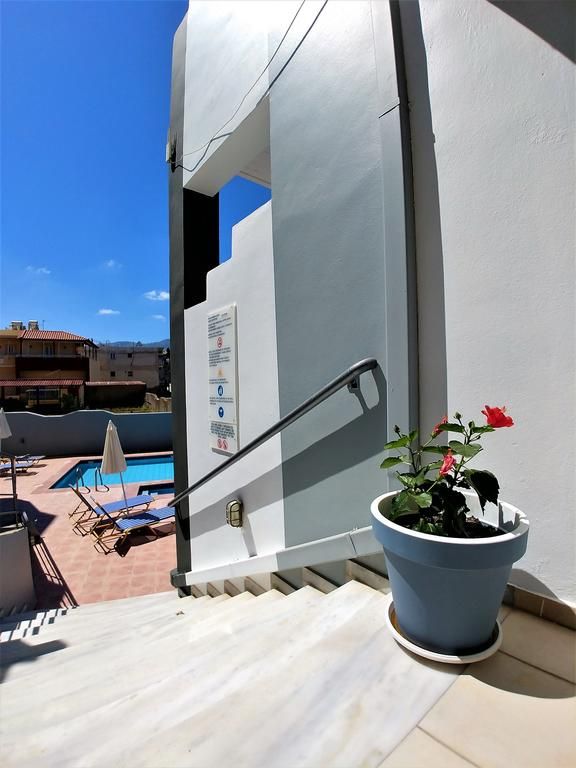 YACINTHOS HOTEL APARTMENTS фото 6