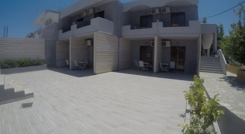 YIANNA STUDIOS