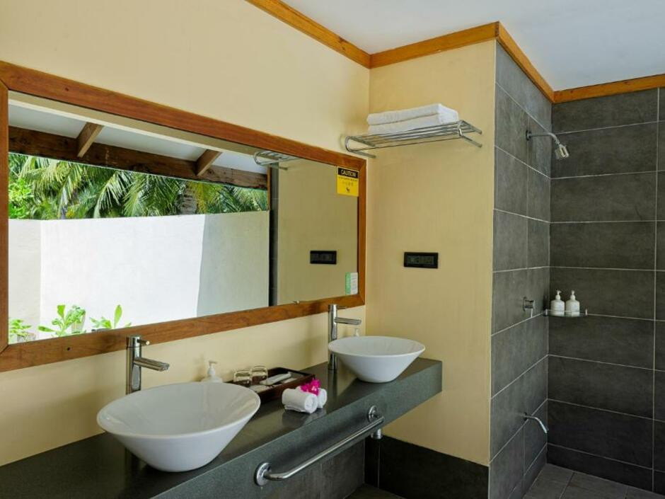 CANAREEF RESORT (EX. HERATHERA ISLAND RESORT) фото 8