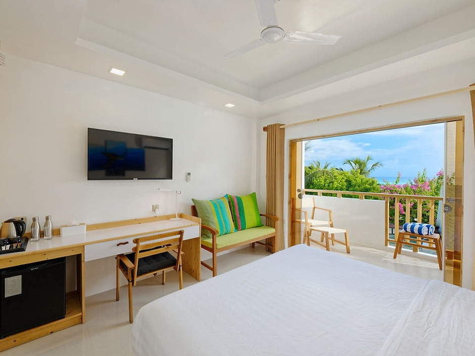 LUAU BEACH INN MALDIVES фото 6