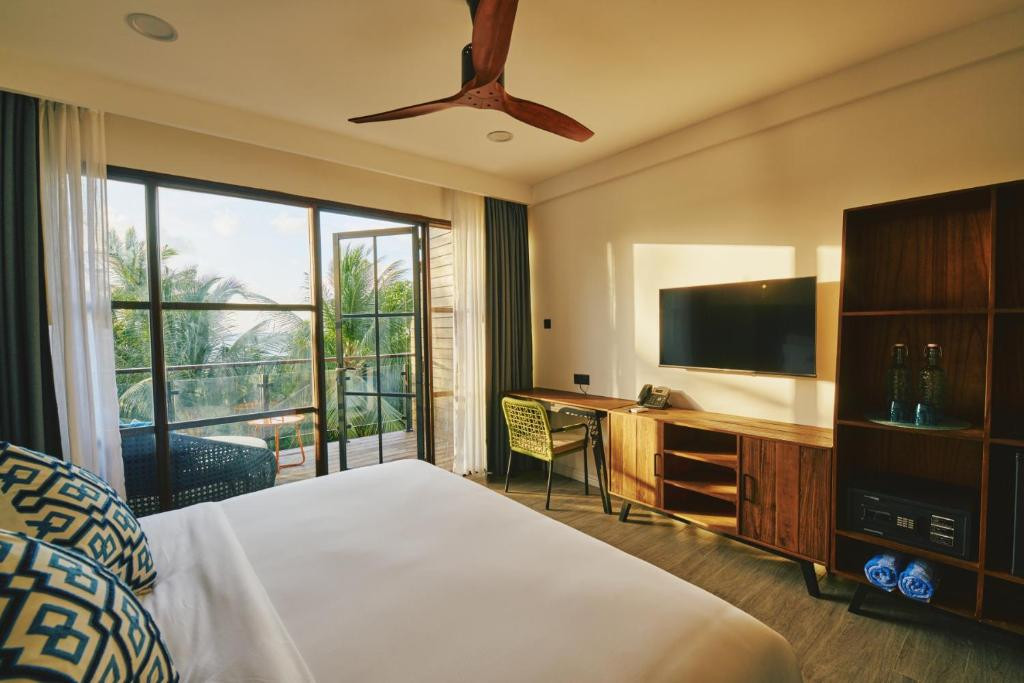 BEACH HOTEL DHIGURAH фото 2