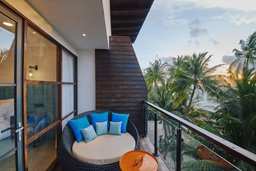 BEACH HOTEL DHIGURAH фото 7
