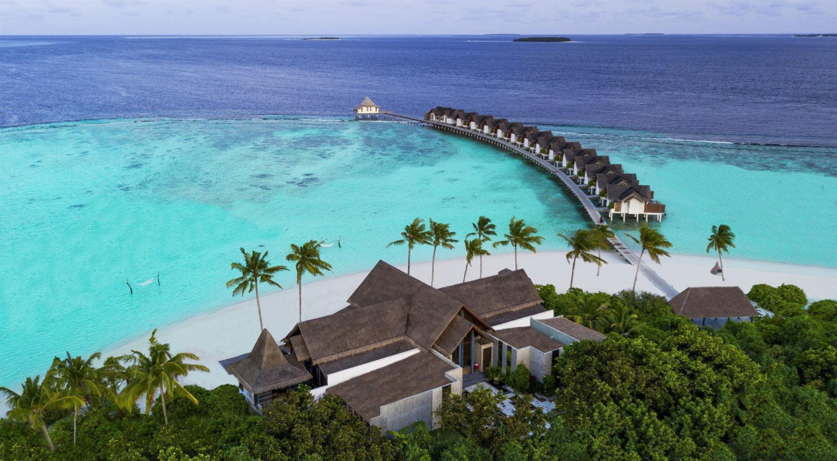 FURAVERI ISLAND RESORT & SPA фото 3