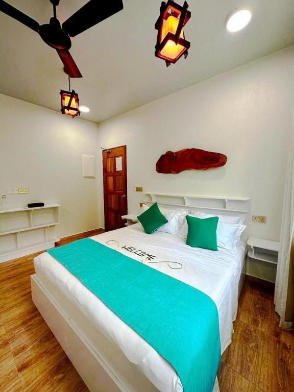 ISLAND LUXURY DIVE HOTEL FULHADHOO фото 2